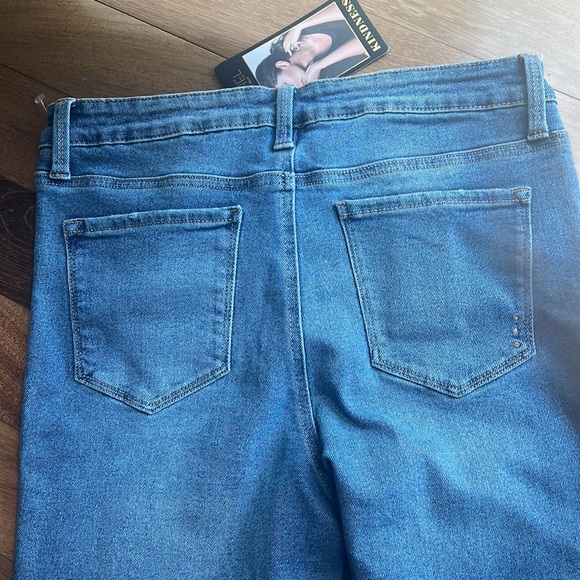 Rachel Roy mid rise Girlfriend Jean - Picture 6 of 6